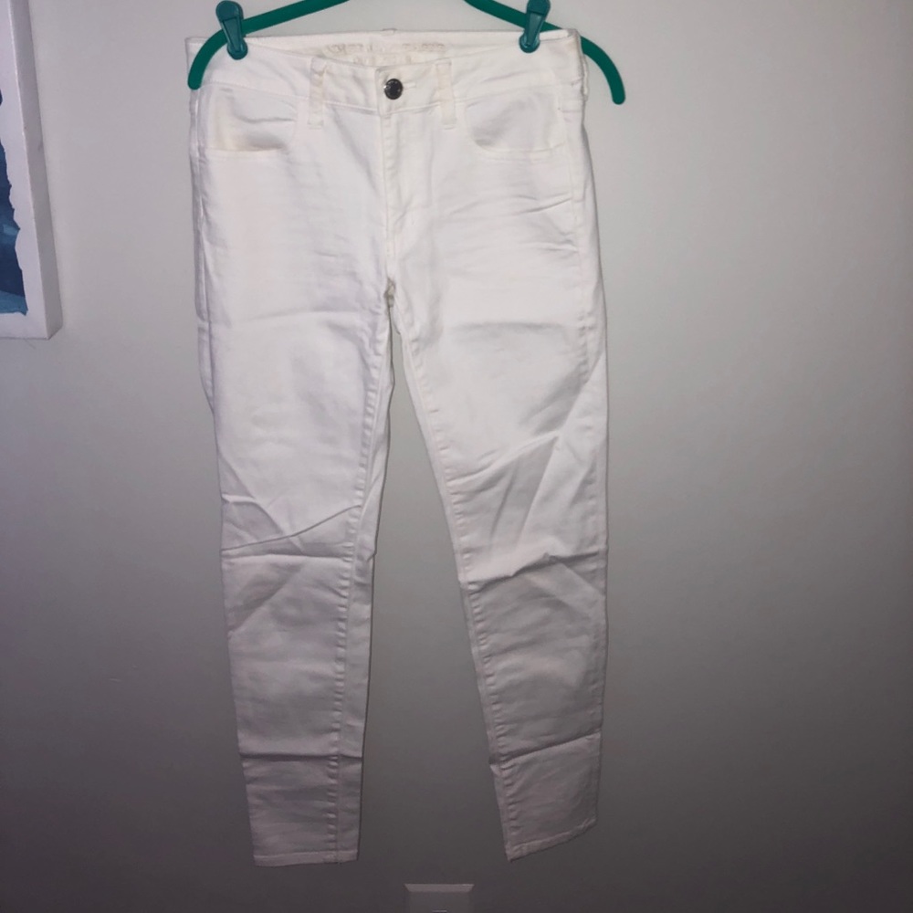 Brand new American Eagle white jeans